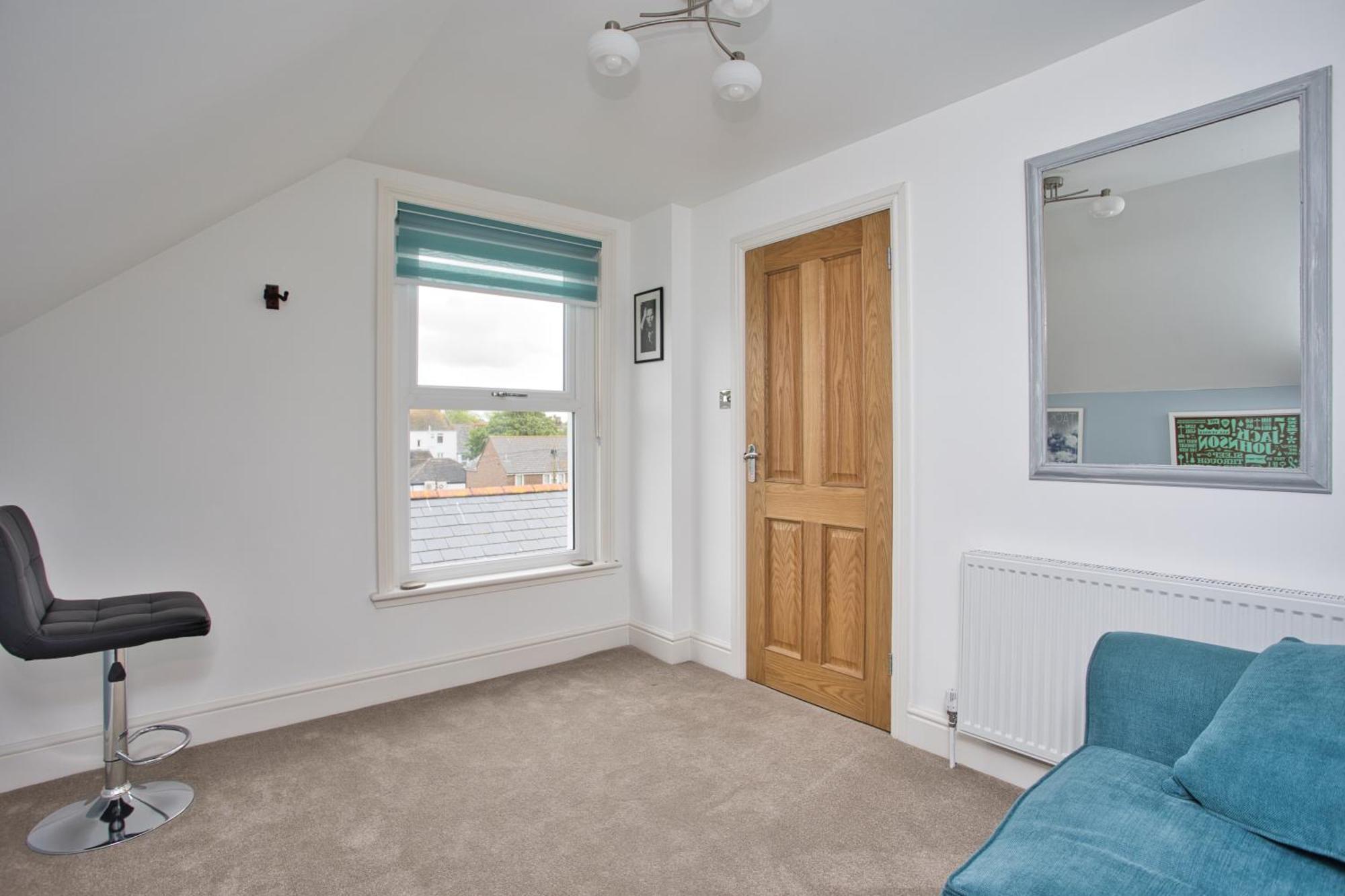 Spacious Seaside Escape In The Heart Of Deal, 4 Mins From The Beach Luaran gambar