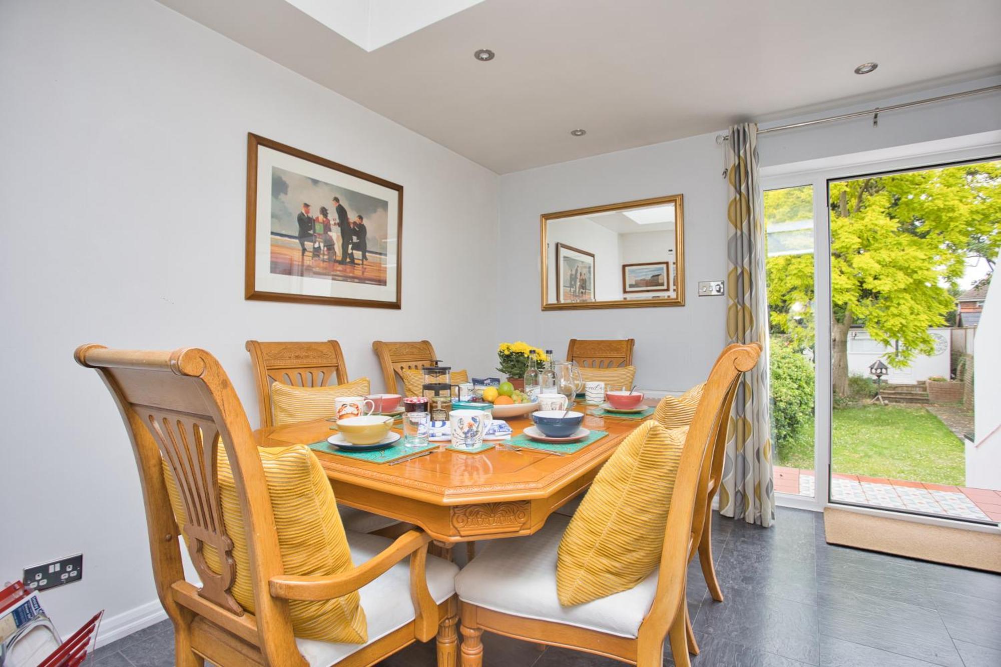 Spacious Seaside Escape In The Heart Of Deal, 4 Mins From The Beach Luaran gambar